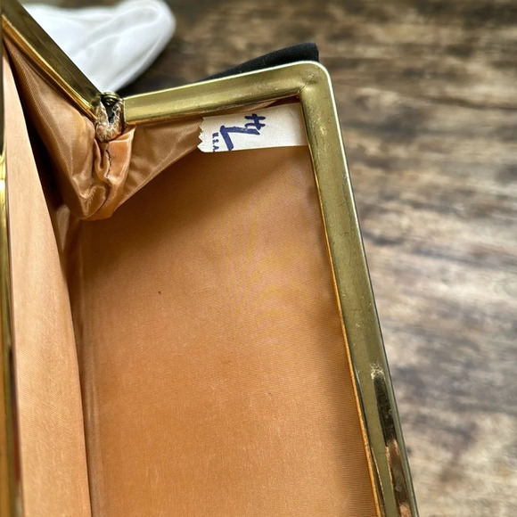 Vintage black kisslock clutch purse lined by HL USA - Picture 3 of 10